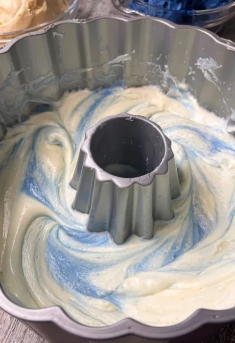 Blue Velvet Swirl Cake Recipe Homemade Blue Velvet Pound Cake Best Vanilla Swirl Pound Cake Easy Blue Velvet Cake Ideas Lu...