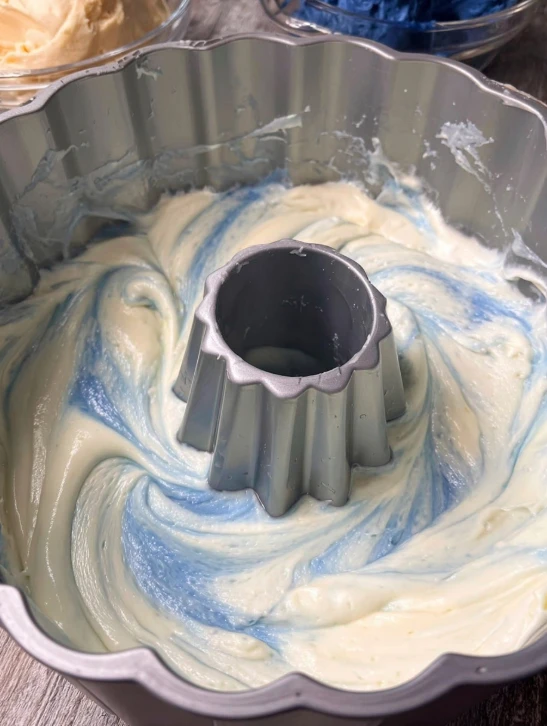 Blue Velvet Swirl Cake Recipe Homemade Blue Velvet Pound Cake Best Vanilla Swirl Pound Cake Easy Blue Velvet Cake Ideas Lu...