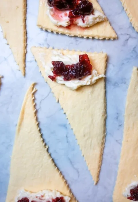 Cranberry Cheesecake Rolls Recipe Easy Cranberry Cheesecake Rolls Homemade Cranberry Cheesecake Pastry Where To Buy Cranbe...