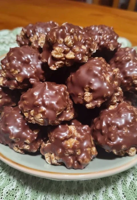Easy Chocolate Rice Krispie Balls Recipe Quick Rice Krispie Treats Dessert 30-minute Chocolate Rice Balls No-bake Chocolat...