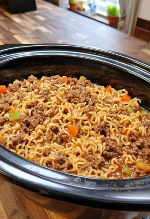 Grandma's Ground Beef Chow Mein Casserole Recipe Easy Ground Beef Chow Mein Bake Homemade Beef Chow Mein Casserole Old-fas...