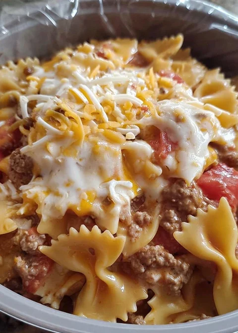 Creamy Ground Beef Bowtie Pasta Recipe Easy Beef And Bowtie Skillet Mozzarella Parmesan Pasta Dish Ground Beef Bowtie Cass...
