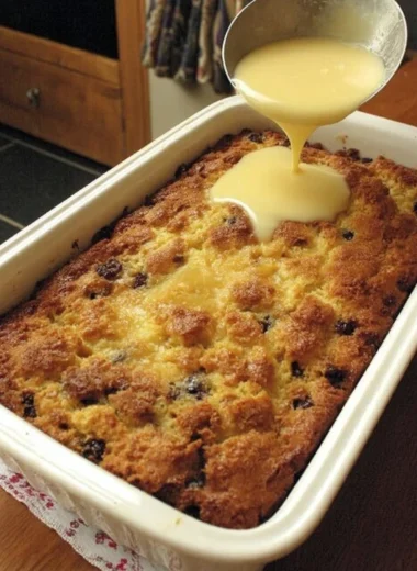 Grandmas Oldfashioned Bread Pudding Vanilla Sauce