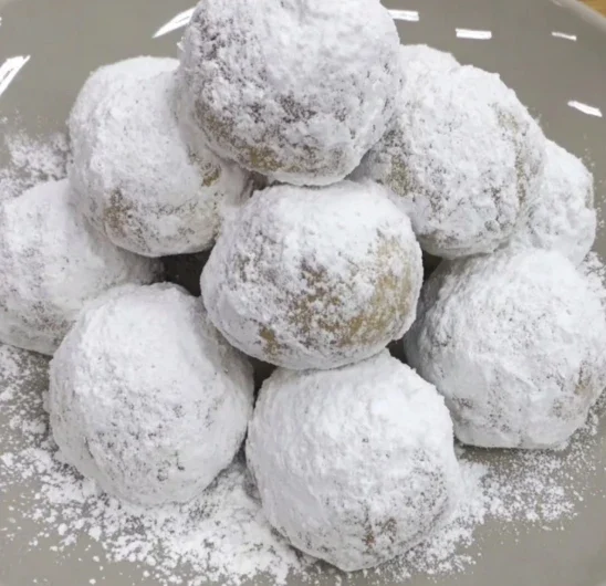 Oldfashioned Family Snowball Cookies