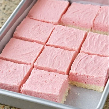 4ingredient Strawberry Cream Freezer Bars