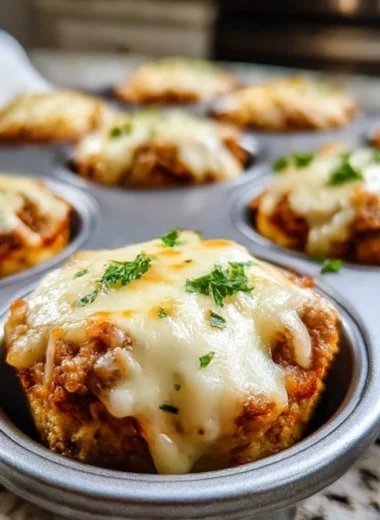 Cheesy Muffin Tin Meatloaf Bites