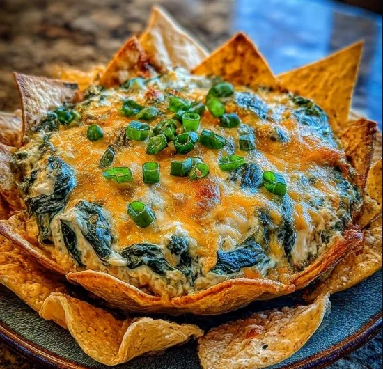 Cheesy Spinach Artichoke Dip