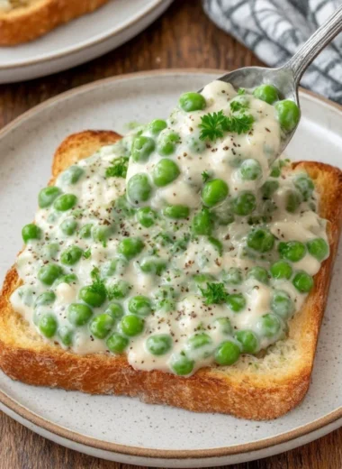 Creamed Peas Toast