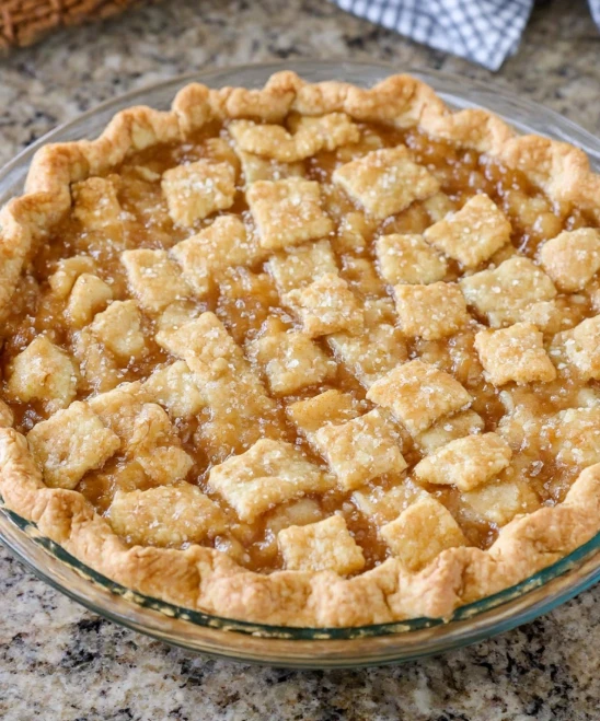 Simple Mock Apple Pie on a Pie Plate